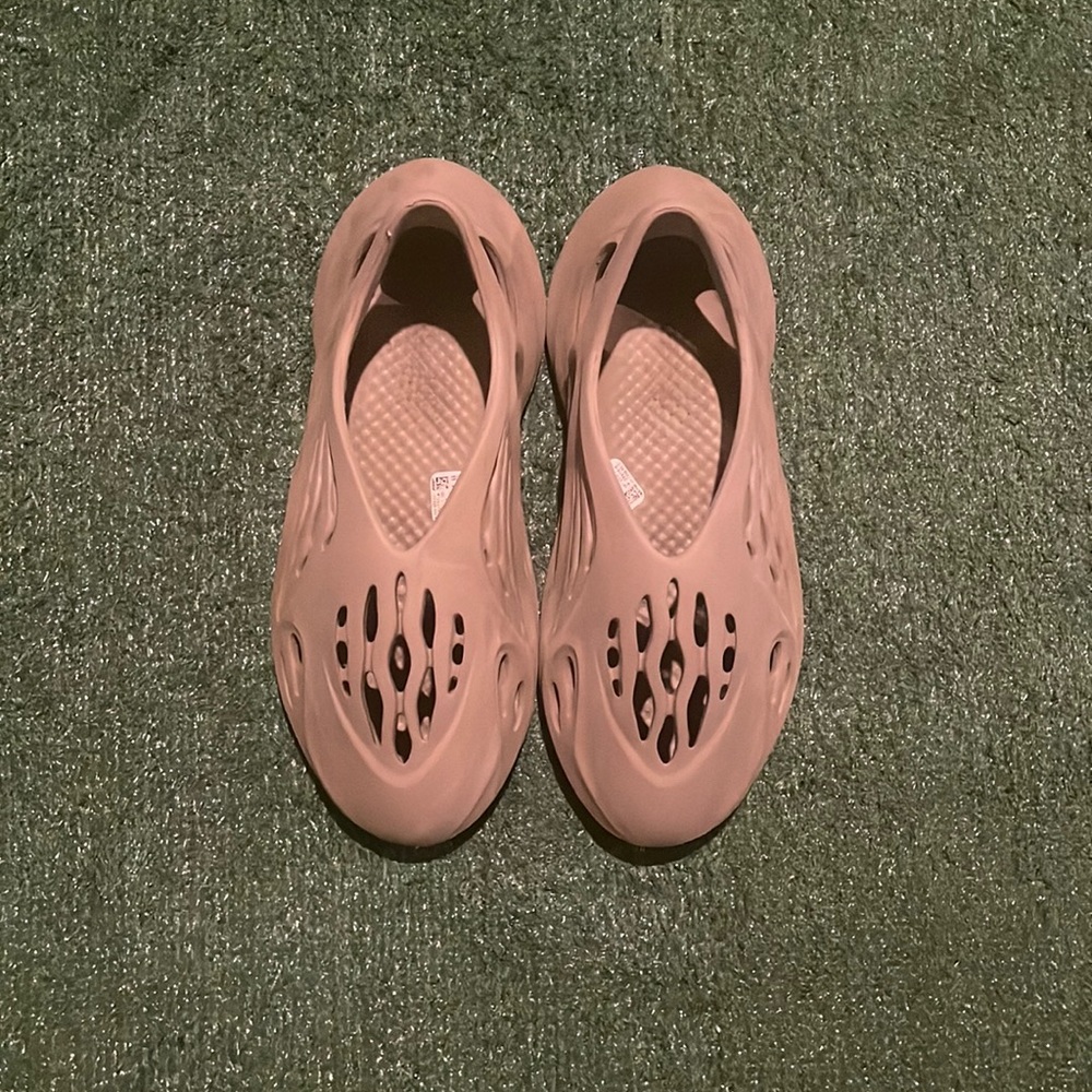 Yeezy Foamrunner